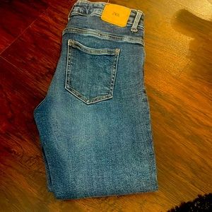 Zara jeans midrise stretchy